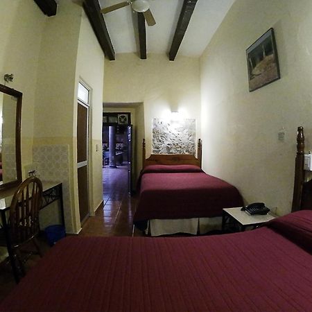 Hotel El Carmen, Морелия Экстерьер фото